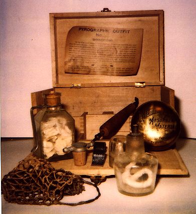 Kit pyrogravure datant du début du XXème siècle