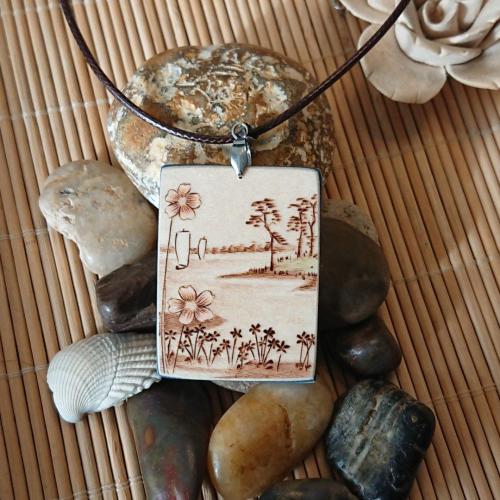 Pendentif Mayu - La Brûleuse de Bois